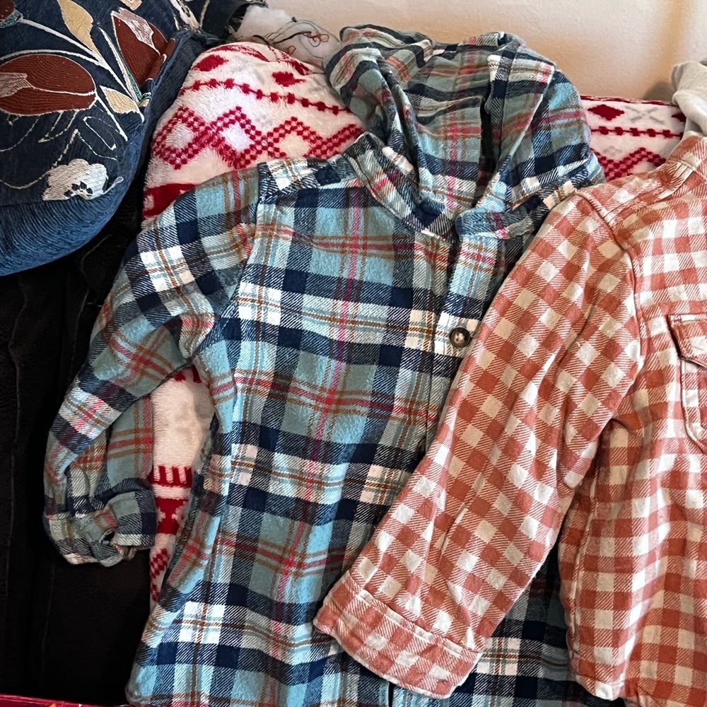 Boys clothing like new